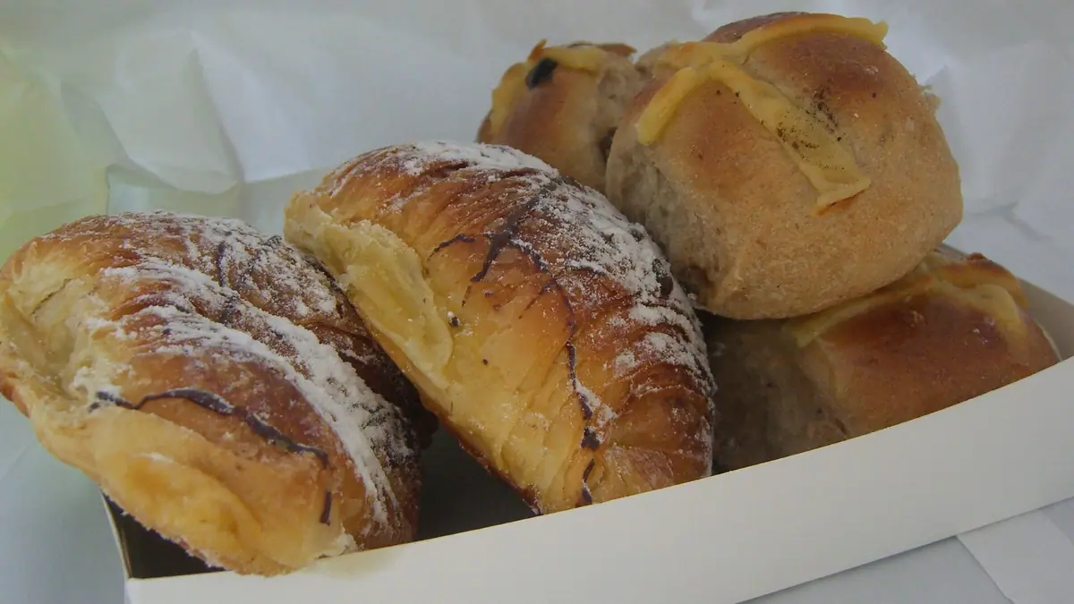 Coco's Sweet & Salty – patisserie in Brierley Hill town centre